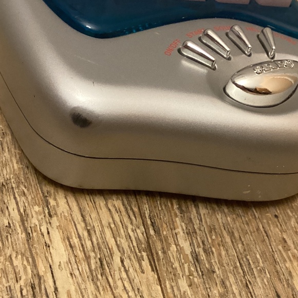 Tiger Lights Out 2000 Handheld Console - Blue and Silver - Picture 5 of 9